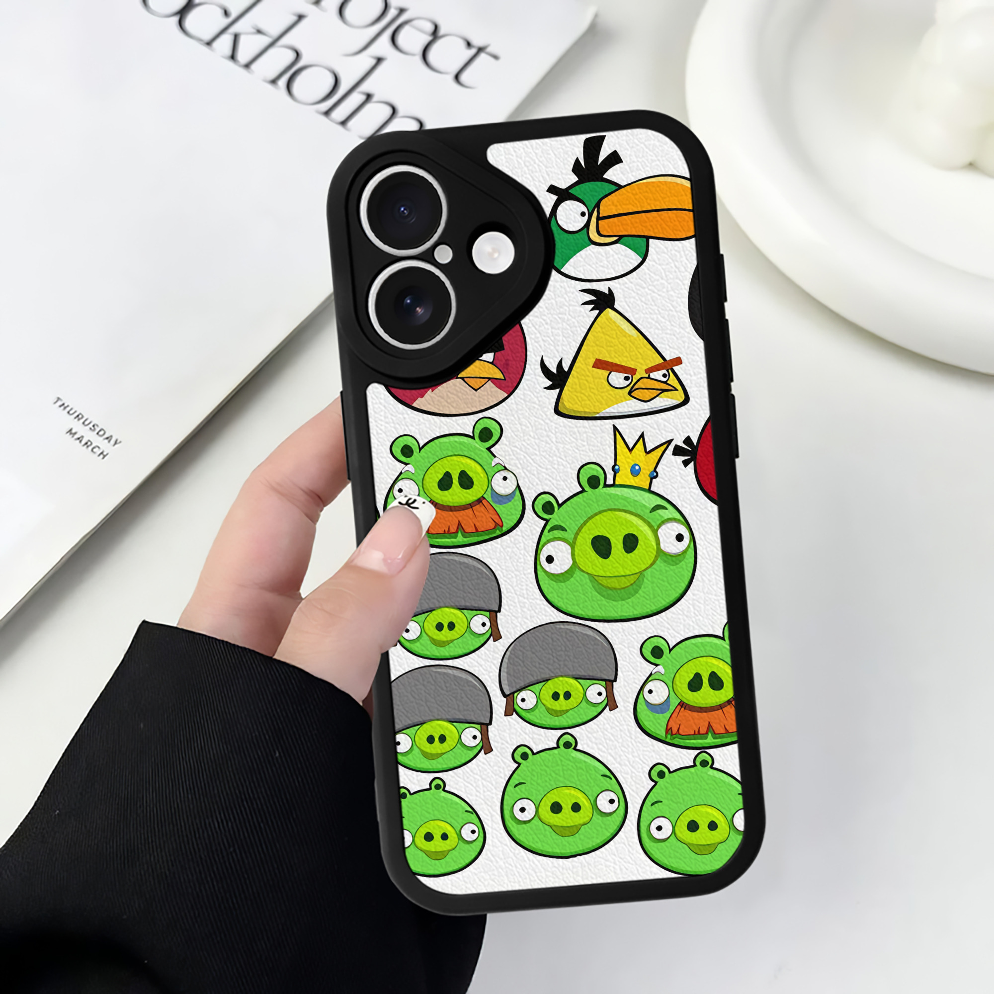 （画像用） Angry Birds アングリーバード 【iPhone 16シリーズ対応】シリコンスマホケース（レザー調） 材質：シリコン